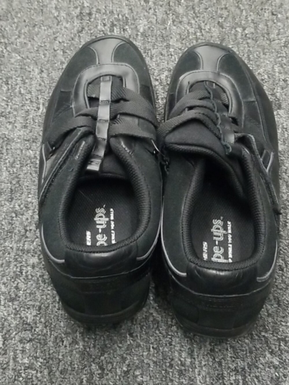 Women's Skechers shape ups size 9.5 black new